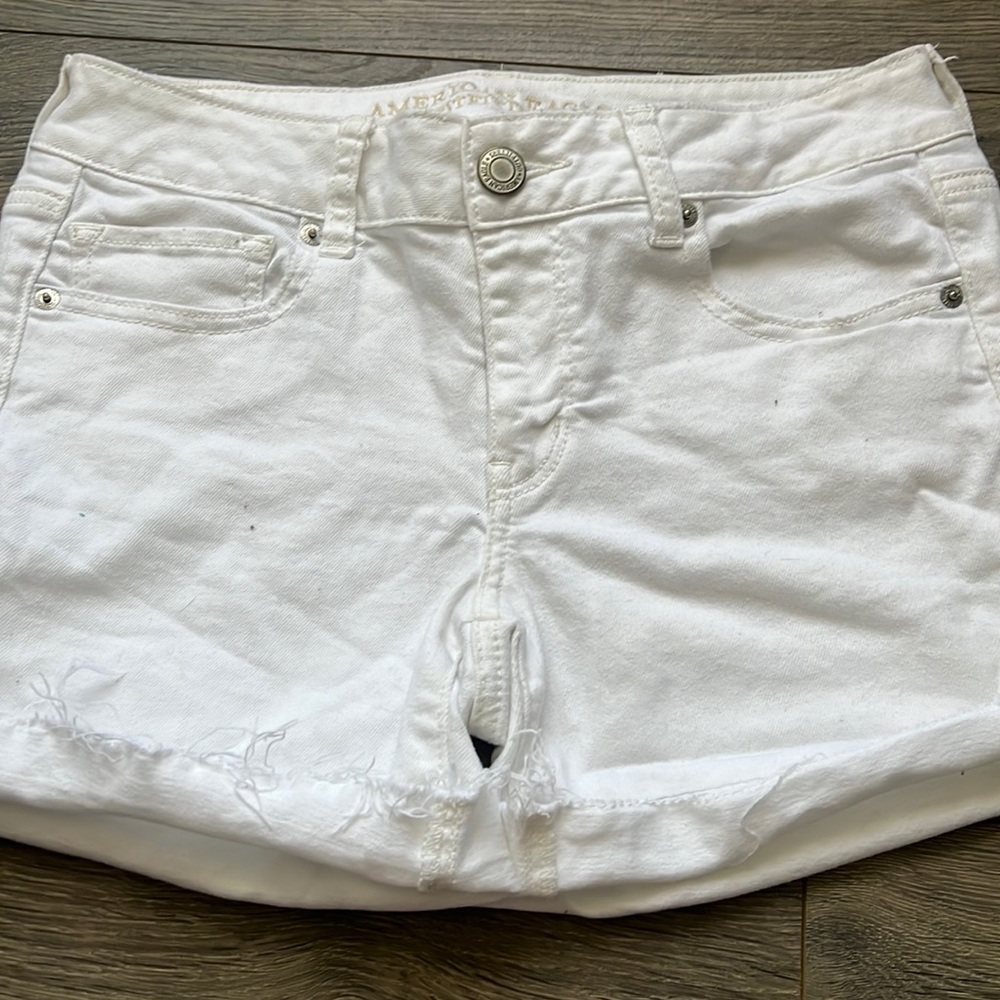 American eagles white denim shorts. Worn only a few times.